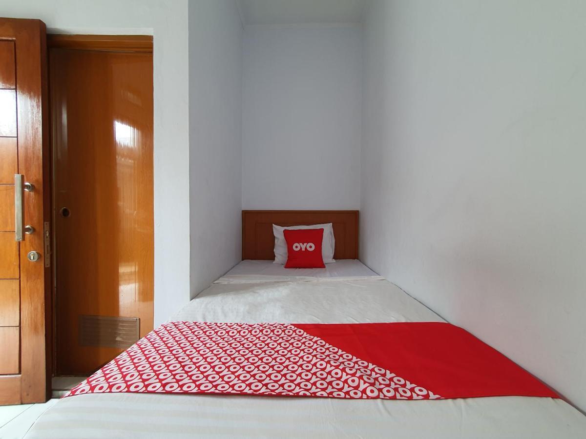 Oyo 569 Cigadung Guest House Syariah Bandung Exterior photo