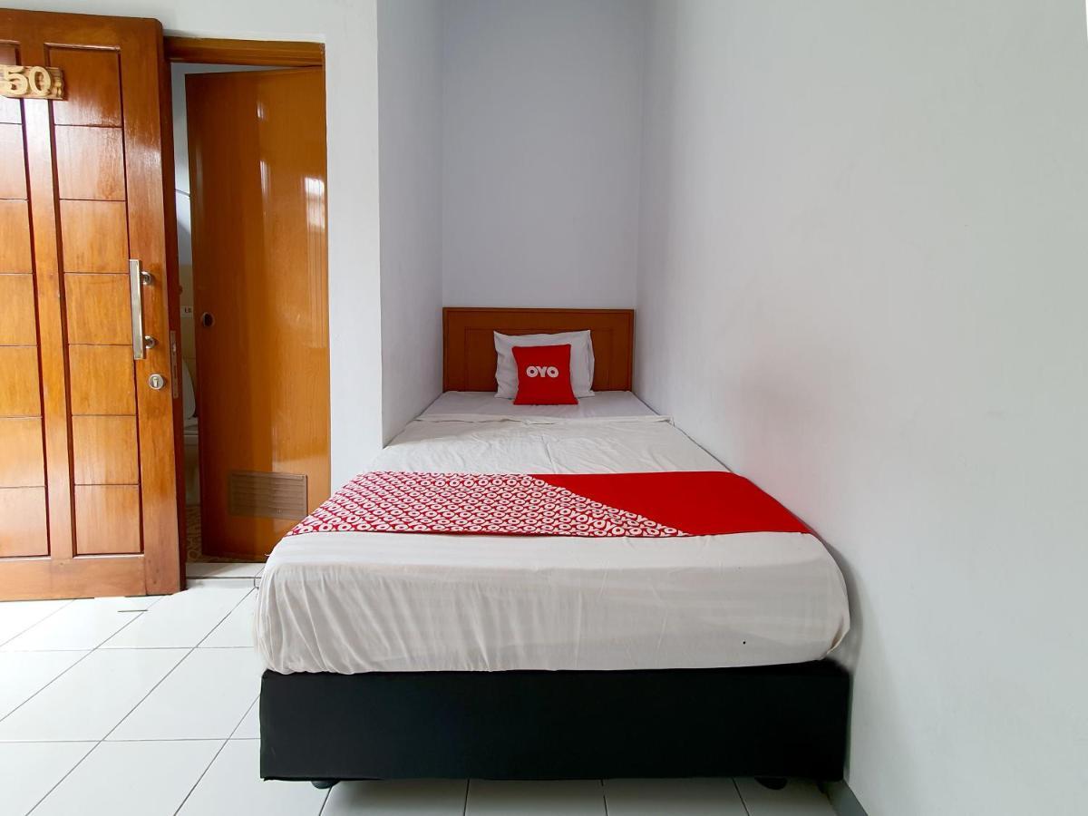 Oyo 569 Cigadung Guest House Syariah Bandung Exterior photo